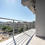 стильная с балконом на 5 фонтана Apartman Odessza