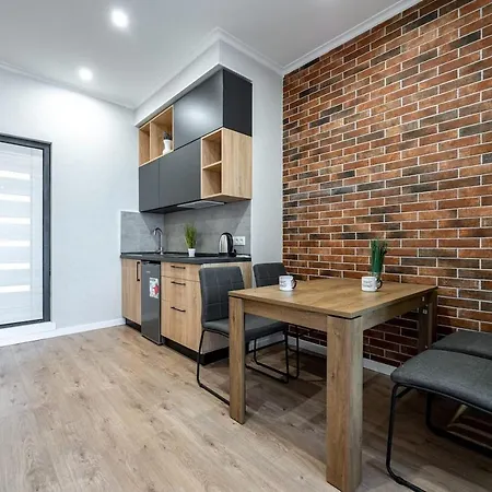 стильная с балконом на 5 фонтана Apartment Odesa