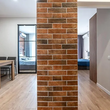 Apartment стильная с балконом на 5 фонтана