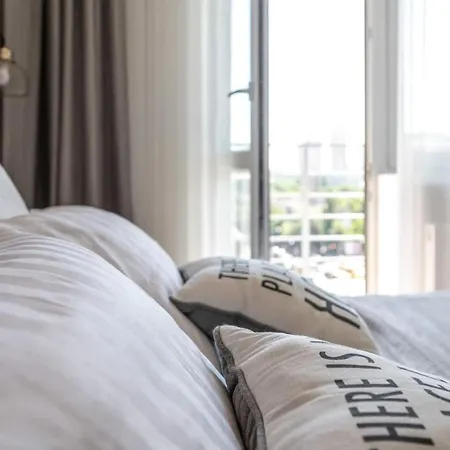 стильная с балконом на 5 фонтана