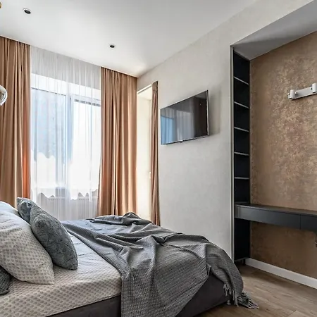 стильная с балконом на 5 фонтана *