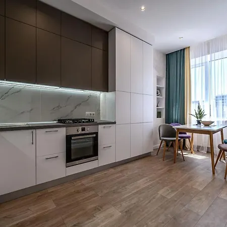 Apartment стильная с балконом на 5 фонтана Odesa