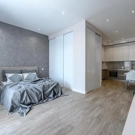 Apartment стильная с балконом на 5 фонтана Odesa