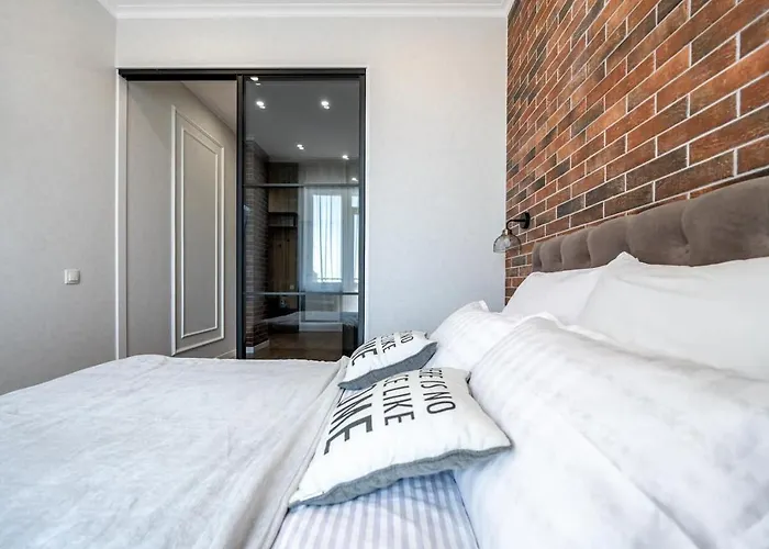 Apartment стильная с балконом на 5 фонтана