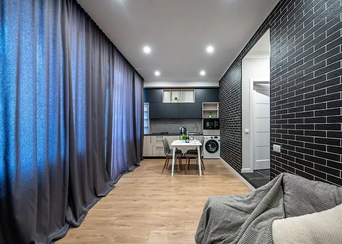 стильная с балконом на 5 фонтана Odesa