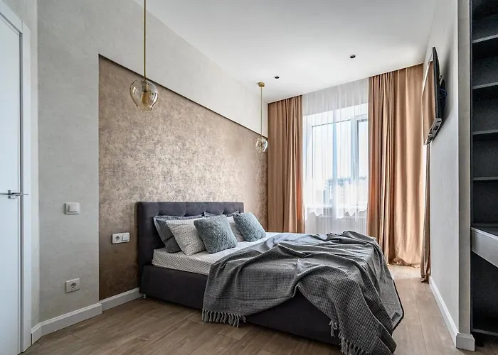 Apartment стильная с балконом на 5 фонтана Odesa