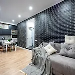стильная с балконом и двумя спальнями Одеса