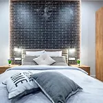 Appartement стильная с балконом на 5 фонтана *