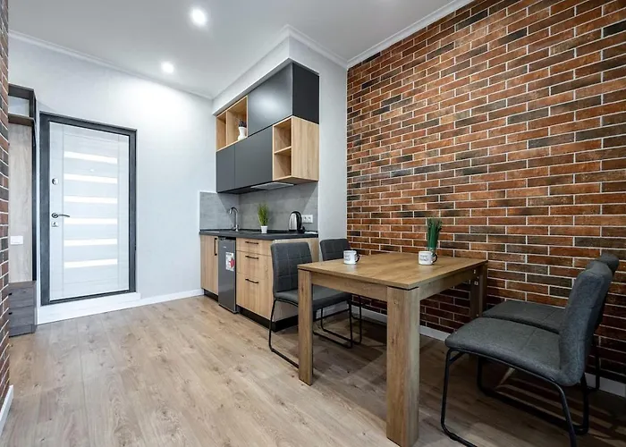 стильная с балконом на 5 фонтана Appartement Odessa