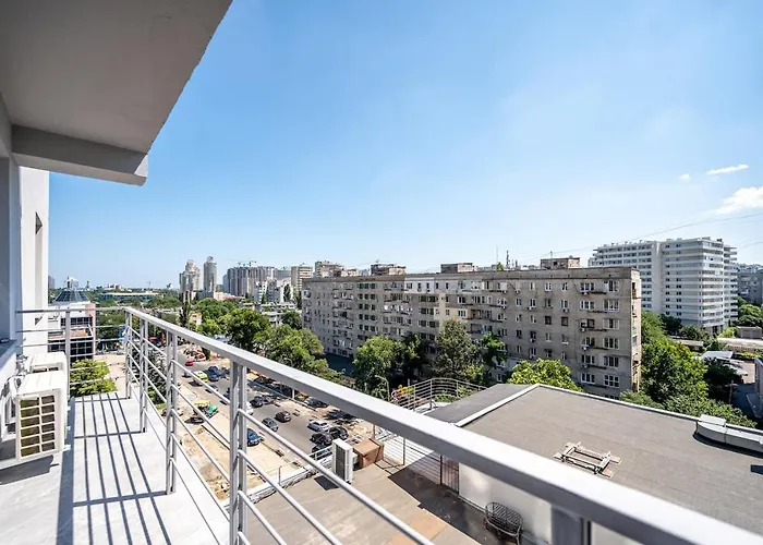 стильная с балконом на 5 фонтана Appartement *