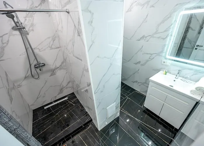 Appartement стильная с балконом на 5 фонтана