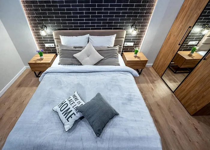 стильная с балконом на 5 фонтана Appartement