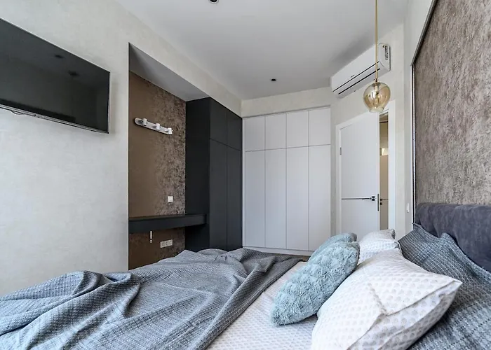 стильная с балконом на 5 фонтана Appartement *