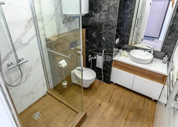 стильная с балконом на 5 фонтана Appartement