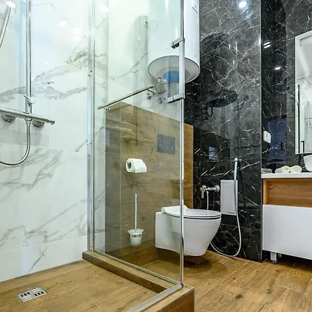 стильная с балконом на 5 фонтана דירה