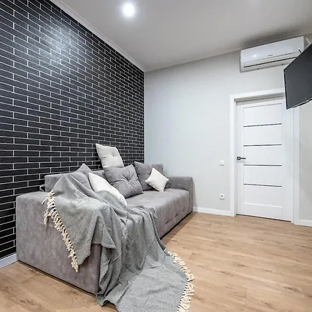 стильная с балконом на 5 фонтана דירה